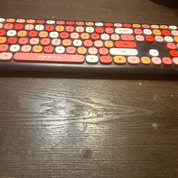 Letton keyboard - Picture 2 of 2